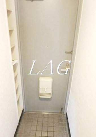 玄関　玄関（同仕様）です。