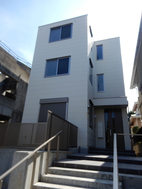 建物外観　★物件現地や最寄駅等でのお待ち合わせでご案内が可能です★