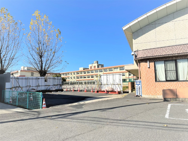 小学校　小牧市立味岡小学校（小学校）まで1123m