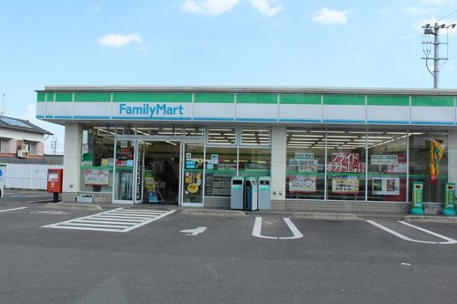コンビニ　ファミリーマート高松仏生山南店（コンビニ）まで829m