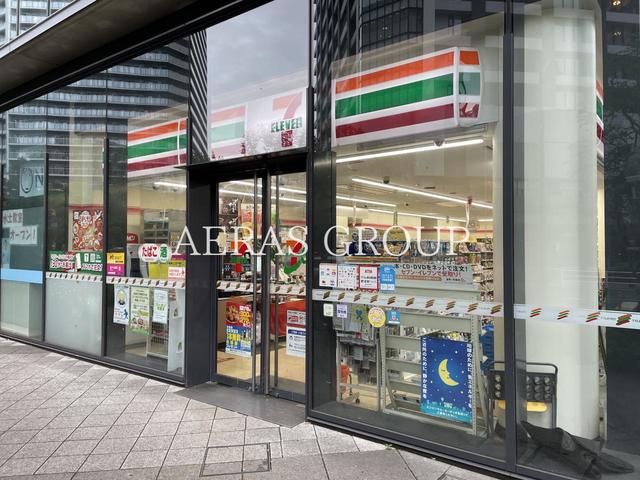 コンビニ　セブン-イレブン 晴海３丁目店（コンビニ）まで989m