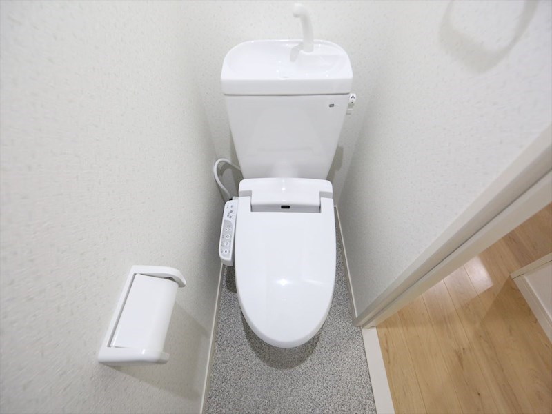 トイレ　温水洗浄暖房便座付トイレ