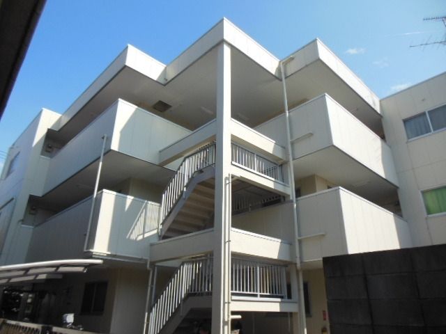 建物外観　★小学校、保育園が近く、ファミリーにオススメ★