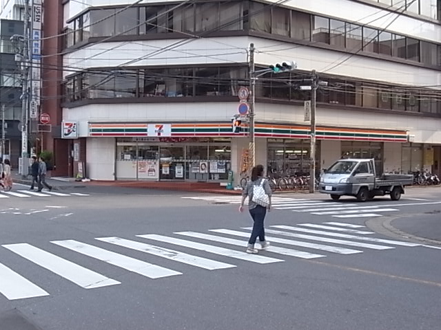 コンビニ　セブンイレブン柏東上町店（コンビニ）まで200m