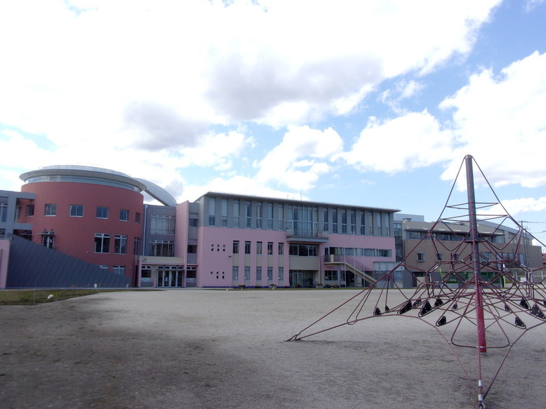 小学校　調布市立調和小学校（小学校）まで218m