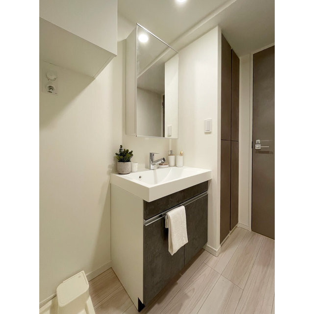 洗面設備　※家具・調度品等は実際の賃貸住居には含まれません