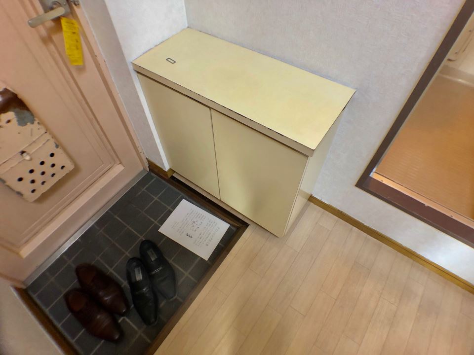 玄関　シューズボックスあります