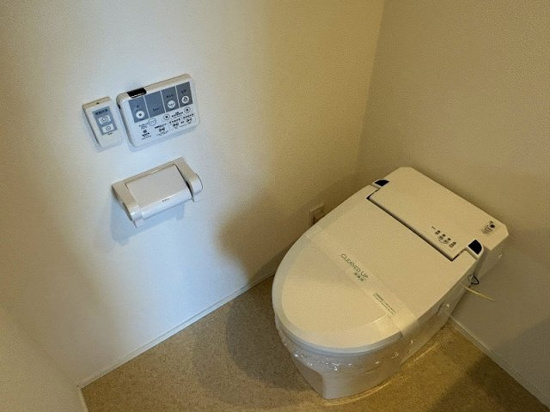 トイレ　写真と現況が異なる場合は現況優先となります。