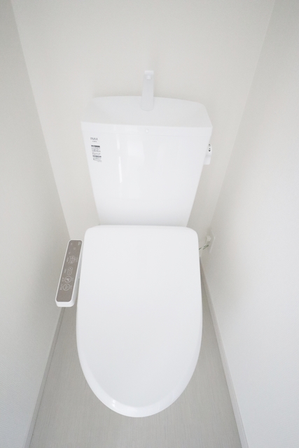 トイレ　参考写真（同建物別部屋のものです）