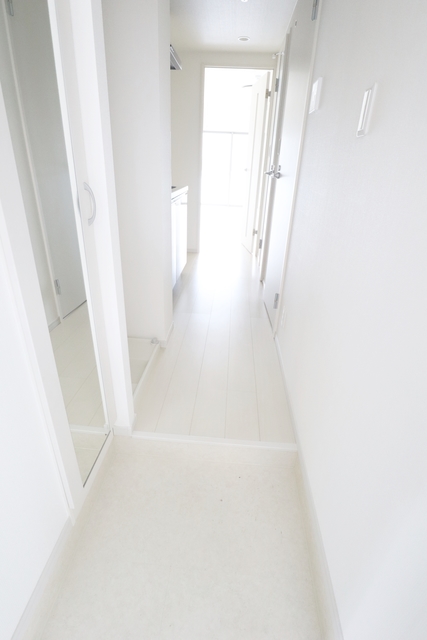 玄関　参考写真（同建物別部屋のものです）