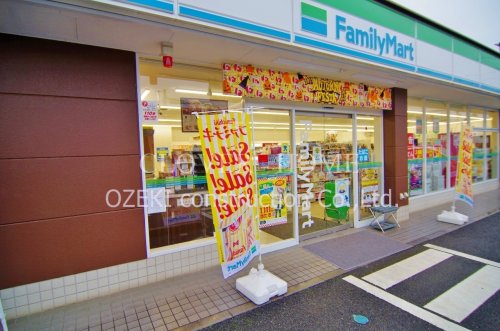 コンビニ　ファミリーマート越谷大沢四丁目店（コンビニ）まで646m