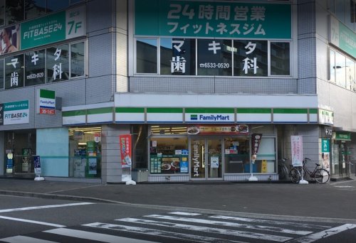 コンビニ　ファミリーマート 南堀江三丁目店（コンビニ）まで314m