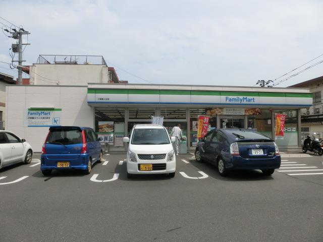 コンビニ　ファミリーマート／小倉緑ヶ丘店（コンビニ）まで124m