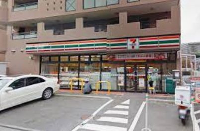 コンビニ　セブンイレブン世田谷玉川店（コンビニ）まで129m