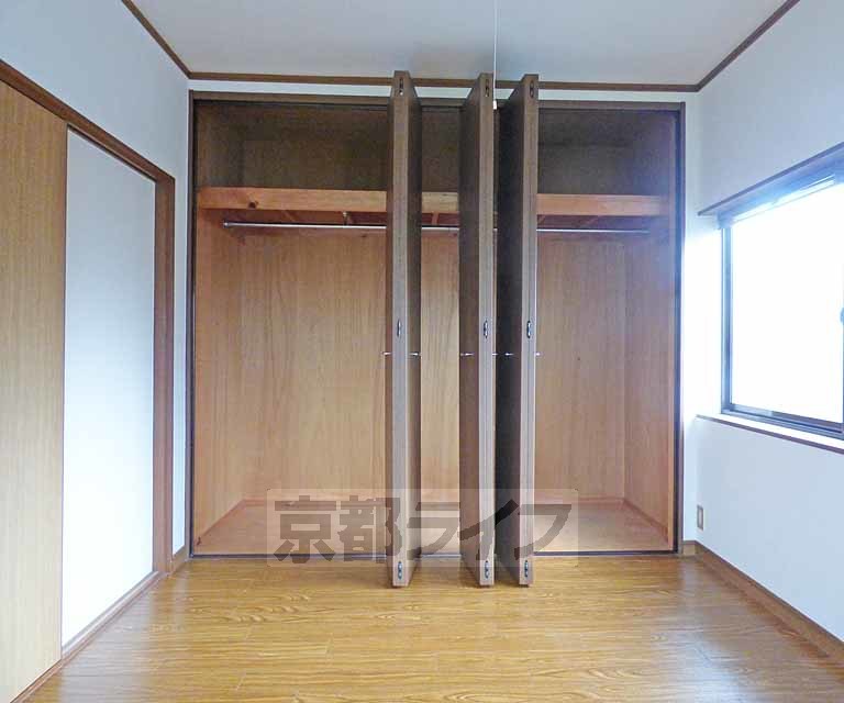 収納　広々とした収納です。