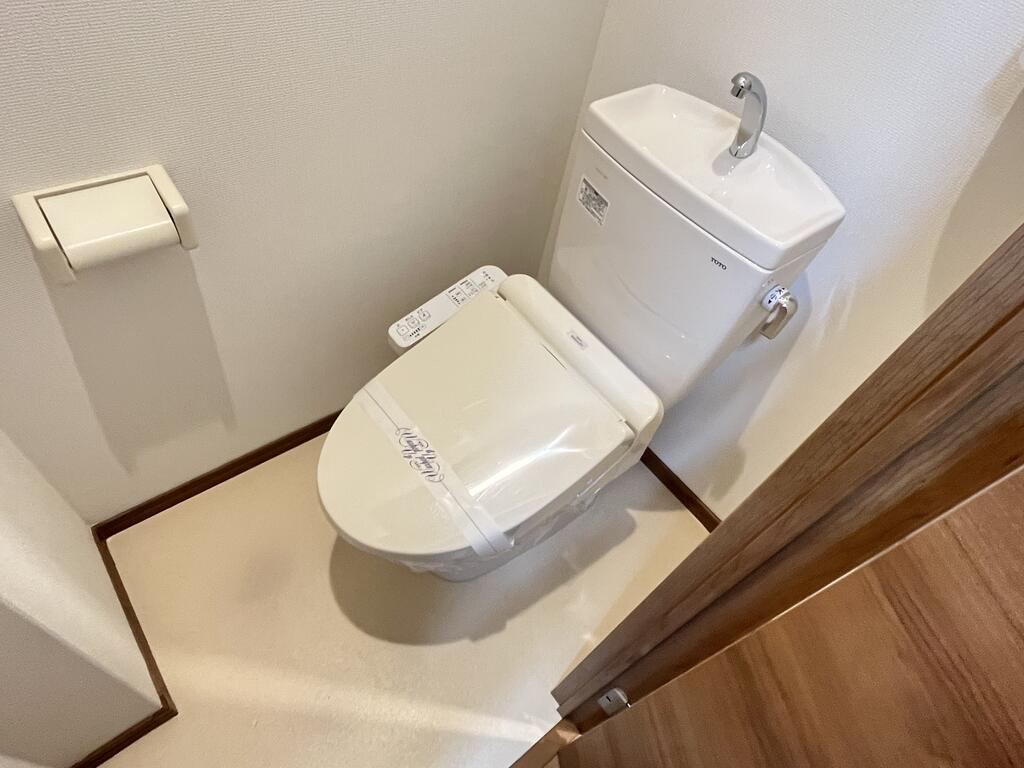 トイレ　同じタイプ同じモデルを使用