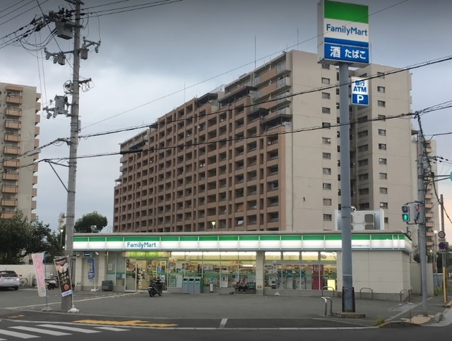 コンビニ　ファミリーマート堺百舌鳥梅町三丁店（コンビニ）まで358m