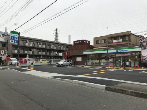 コンビニ　ファミリーマート 東淀川南江口店（コンビニ）まで525m