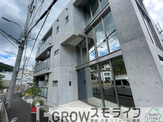 エントランス　清潔なエントランスです
