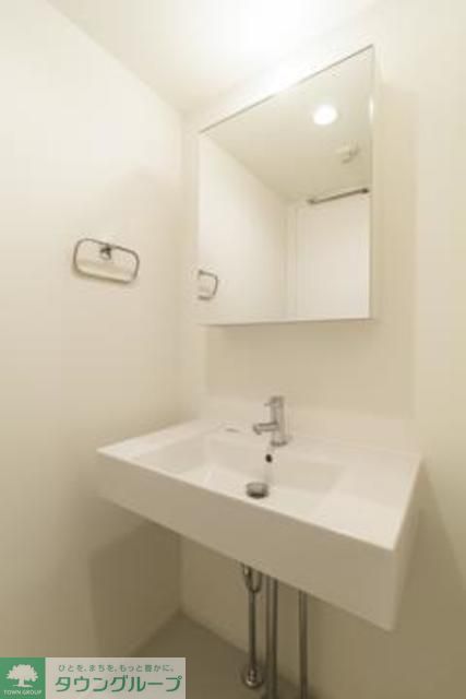 洗面設備　※写真は同タイプ住戸です。