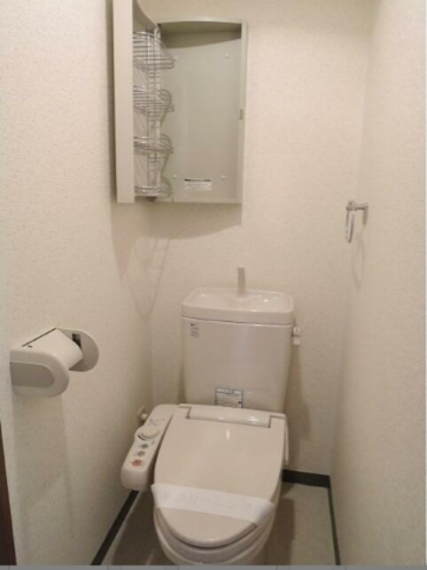 トイレ　※同仕様写真含む