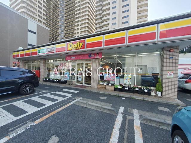 コンビニ　デイリーヤマザキ さいたま上落合店（コンビニ）まで297m