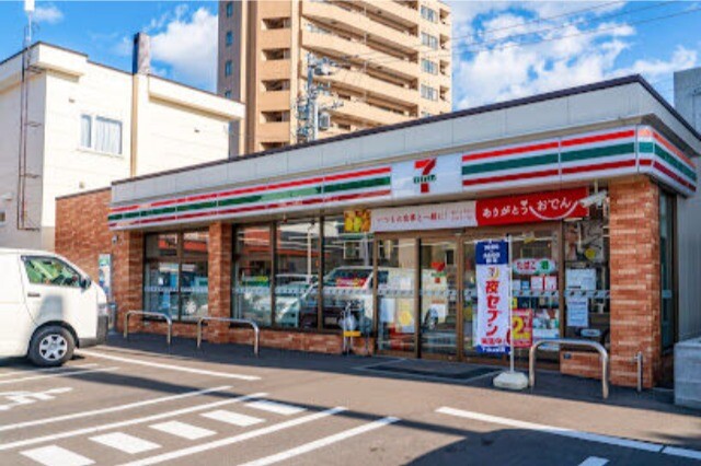 コンビニ　セブンイレブン札幌澄川5条店（コンビニ）まで228m