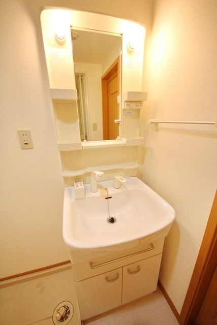 洗面設備　同物件別部屋写真