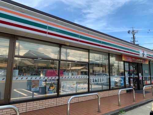 コンビニ　セブンイレブン 豊橋みゆき店（コンビニ）まで718m