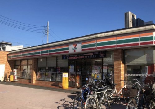 コンビニ　セブンイレブン 調布飛田給駅北口店（コンビニ）まで379m