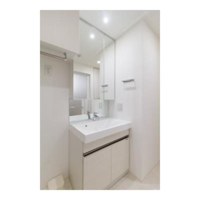 洗面設備　※写真は同タイプ住戸です。