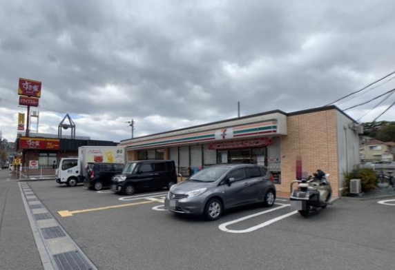 コンビニ　セブンイレブン 神戸本多聞1丁目店（コンビニ）まで390m