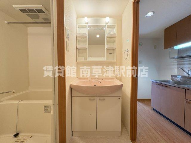 洗面設備　同建物内の別室写真となります。