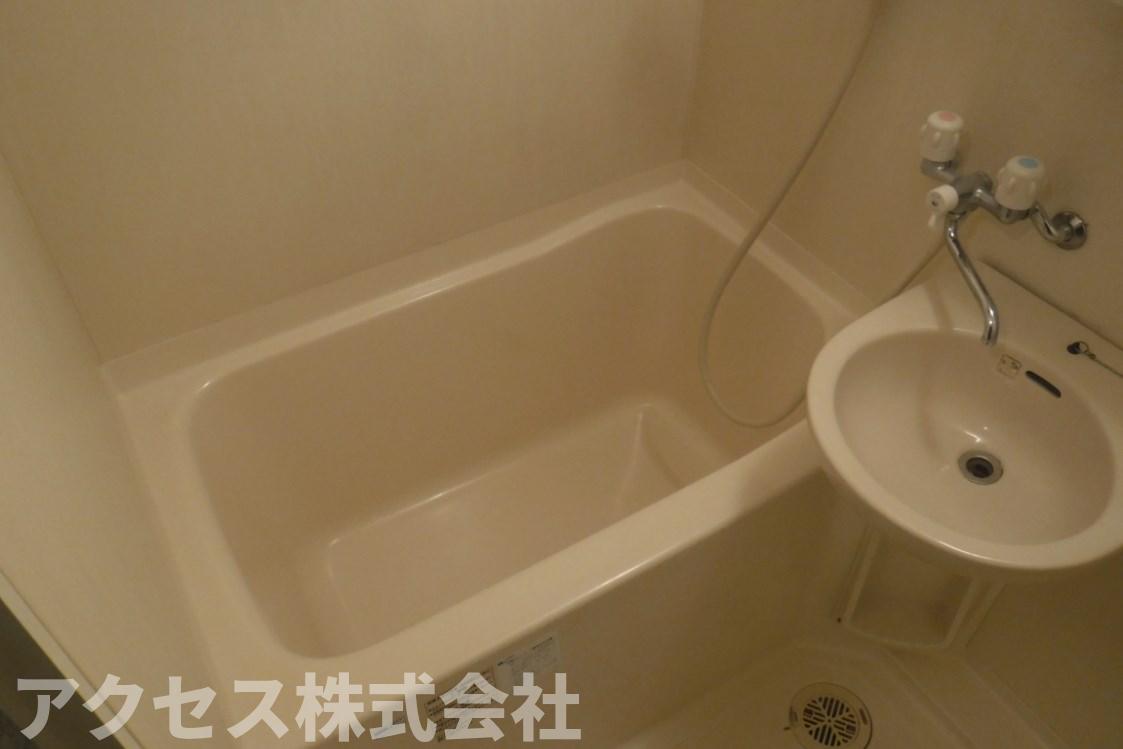 ＪＲ中央線 東中野駅 徒歩13分 2階建 築25年の風呂写真