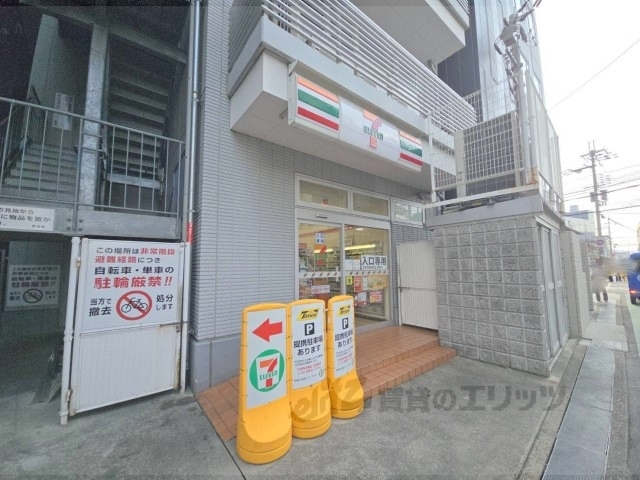 コンビニ　セブンイレブン近鉄大和八木駅北（コンビニ）まで350m