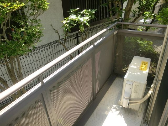 バルコニー　★洗濯物も外干し可能なバルコニーです★