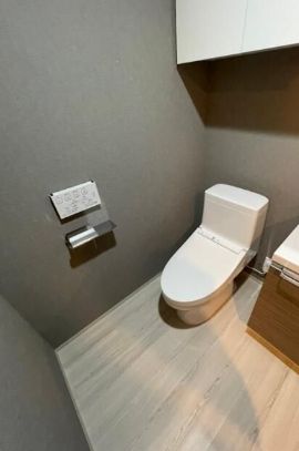 東京メトロ日比谷線 南千住駅 徒歩14分 11階建 築5年のトイレ写真
