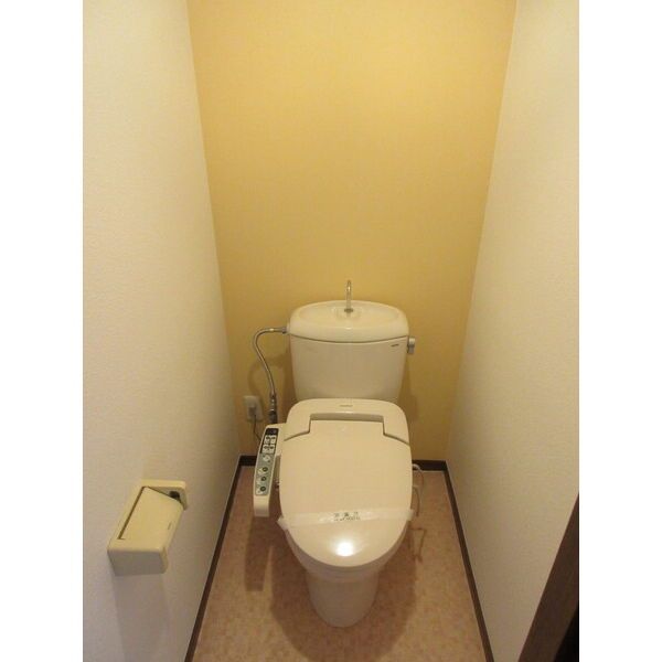 ＪＲ仙石線 福田町駅 徒歩21分 6階建 築38年のトイレ写真