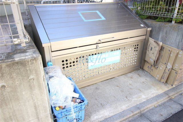 ＪＲ南武線 武蔵新城駅 徒歩18分 3階建 築18年の外観写真