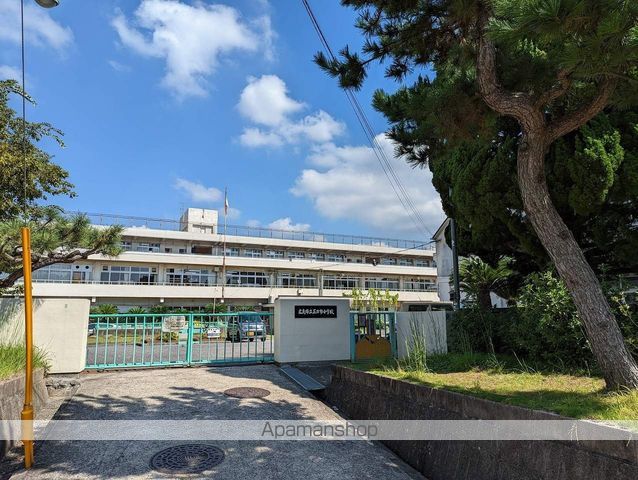 小学校　五日市小学校（小学校）まで1582m