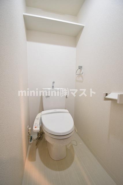 阪急神戸線 中津駅 徒歩6分 9階建 築18年のトイレ写真