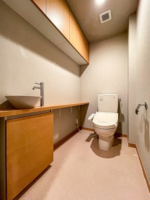 トイレ　※写真は同タイプ住戸です。