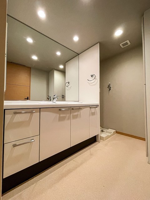 洗面設備　※写真は同タイプ住戸です。