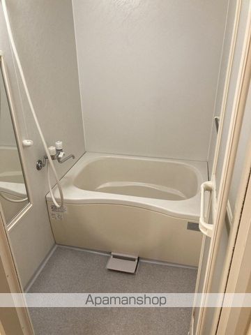 西武新宿線 久米川駅 バス乗車時間：10分 最寄りバス停で下車 徒歩1分 2階建 築20年の風呂写真
