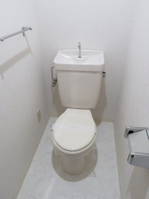 トイレ　同タイプ内観です