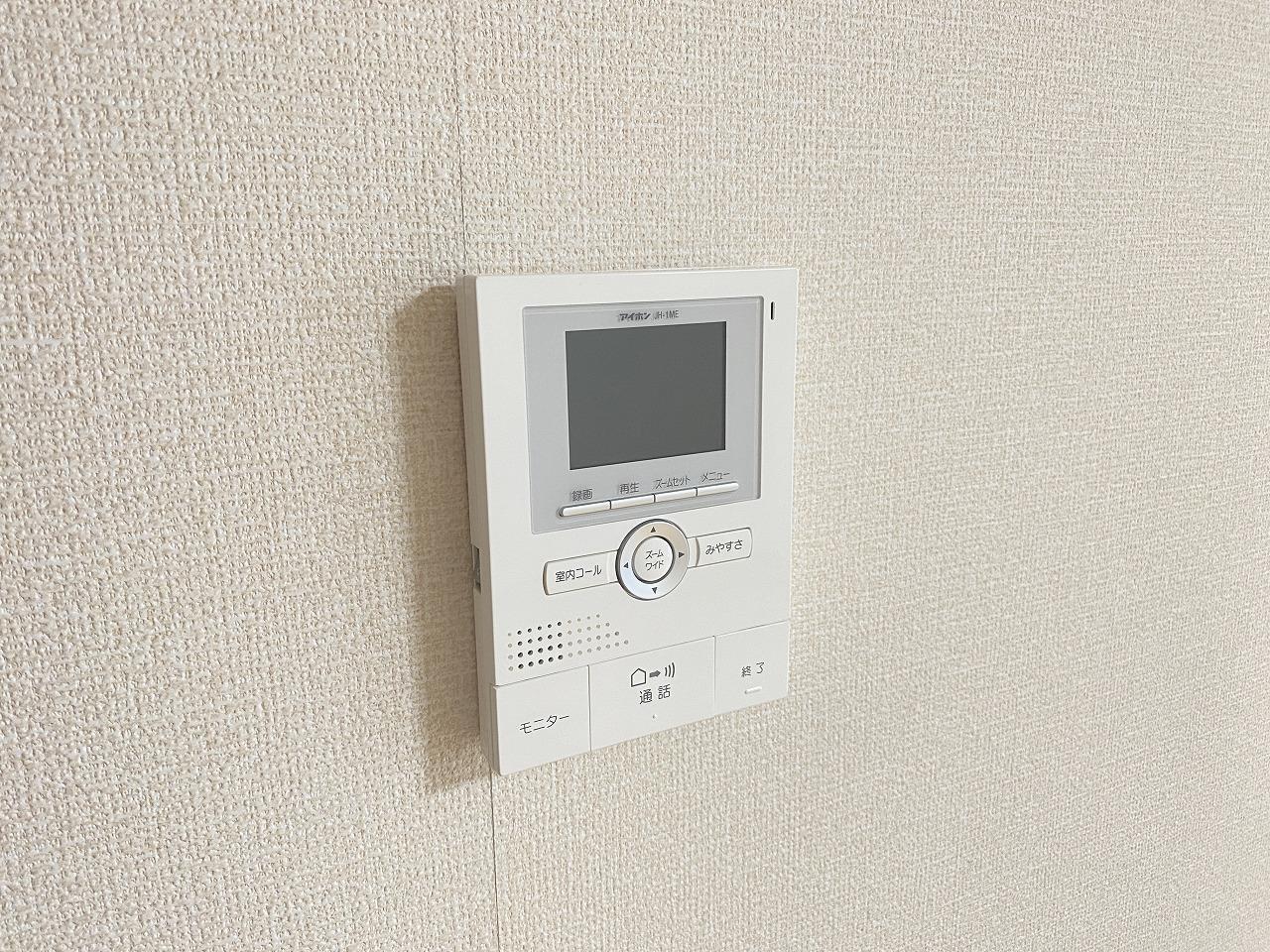 セキュリティ　お部屋から確認ができるモニター付きインターホン♪