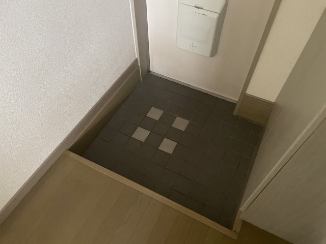 ネオパリエBの玄関写真