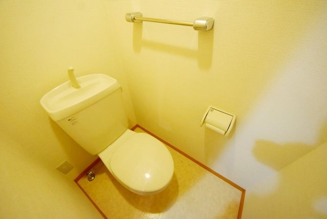 トイレ　お問い合わせはタウンハウジング