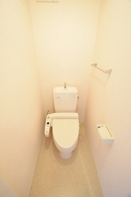 神戸電鉄有馬線 長田駅 徒歩5分 2階建 築20年のトイレ写真