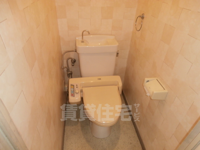 阪急京都線 富田駅 徒歩5分 5階建 築38年のトイレ写真